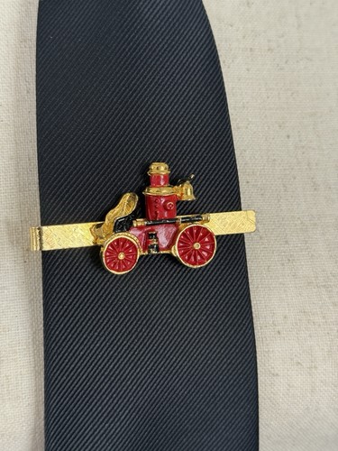 Vintage red carriage - red,