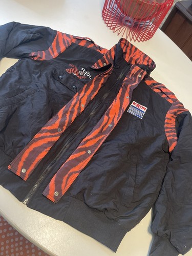 Vtg 80s exxon - ￼exxon, world